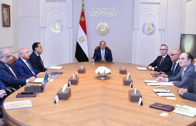 الرئيس السيسى يوجه بالاستفادة من سياسة الدولة الرامية لتوطين الصناعة وتعزيز الإنتاج 