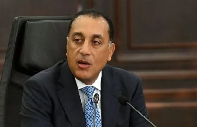 رئيس الوزراء يتابع الخطة التنفيذية للتوسع فى إقامة محطات تحلية مياه البحر 