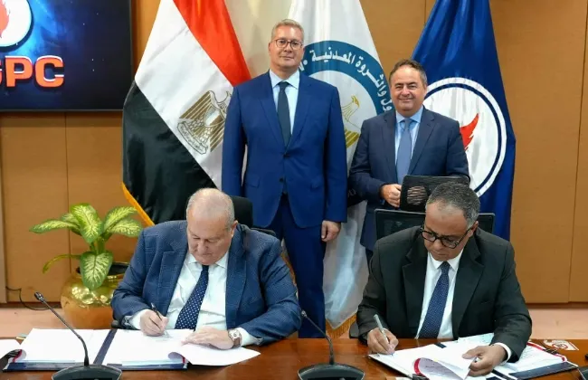 البترول توقع 3 اتفاقيات للبحث عن البترول والغاز باستثمارات 121 مليون دولار 