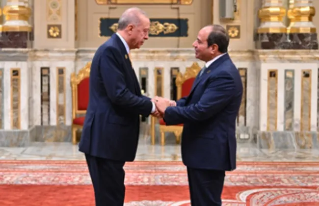 الرئيس السيسى وأردوغان يؤكدان ضرورة إنهاء الكارثة الإنسانية فى غزة ورفض التهجير 