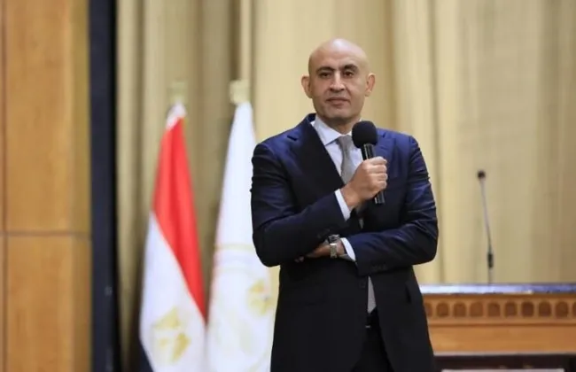 وزير التربية والتعليم: منهج متكامل للبرمجة والذكاء الاصطناعي 