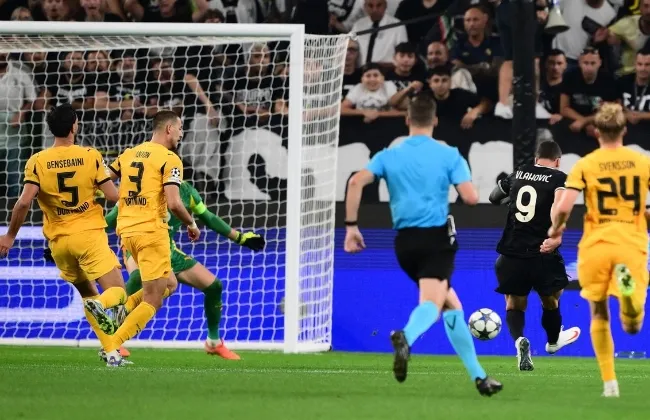 يوفنتوس يتعادل 4-4 مع دورتموند في أجمل مباريات دوري أبطال أوروبا 