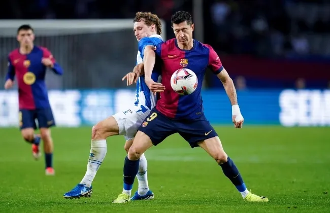 التعادل يحسم شوط برشلونة ضد ريال سوسيداد في الدوري الإسباني 